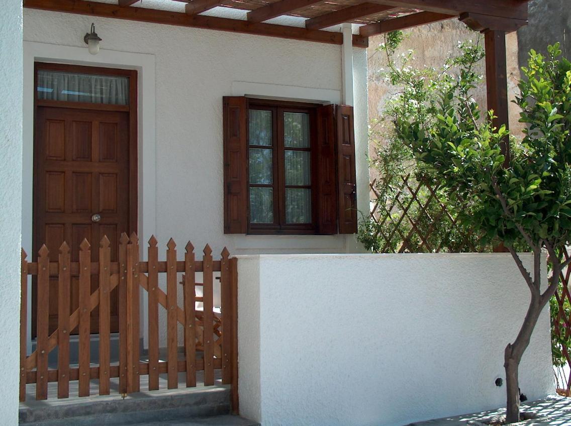 Villa Notos Adamantas Eksteriør billede
